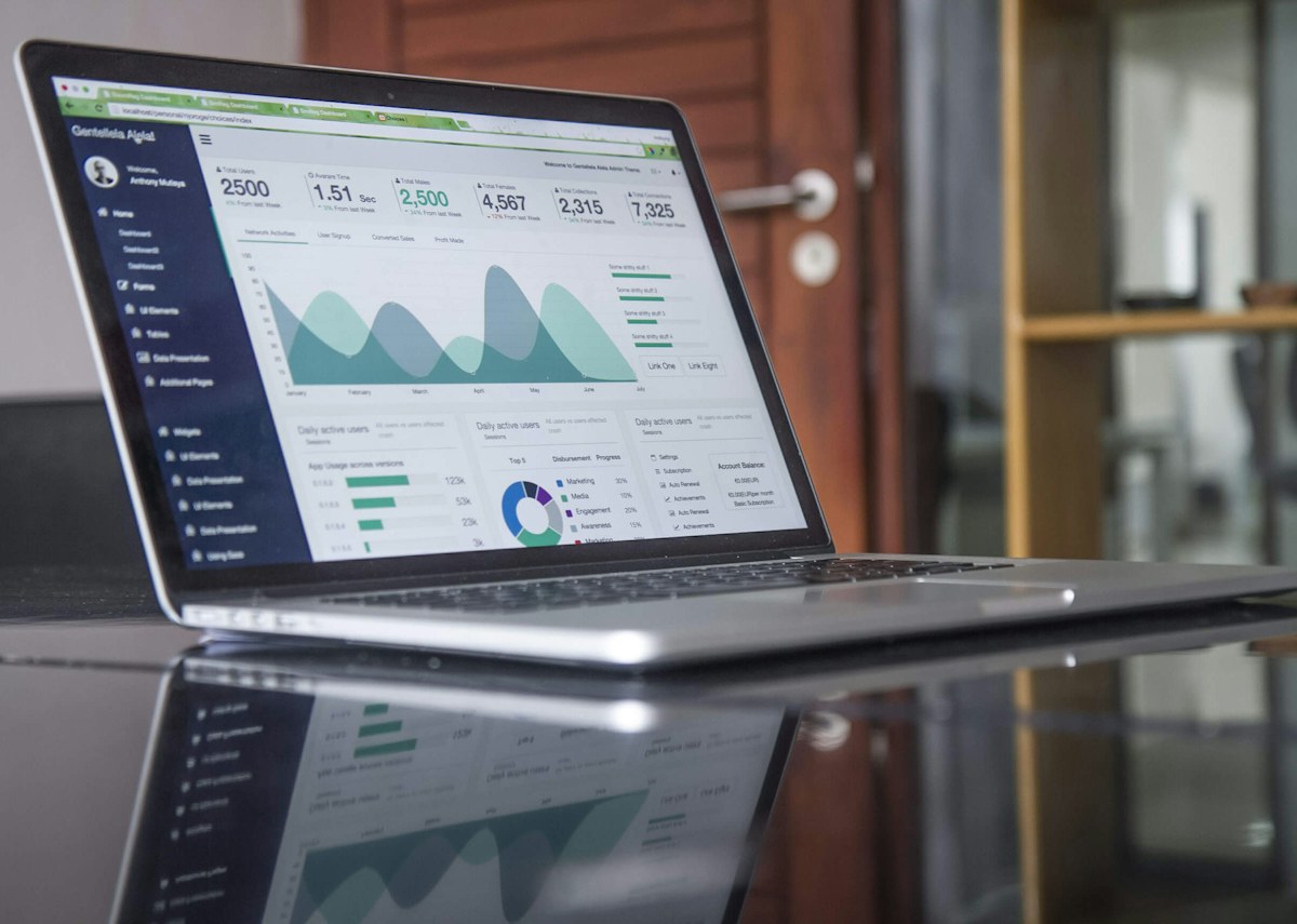 Cómo monetizar un blog en 2026: publicidad, afiliación, patrocinios y modelos que sí encajan